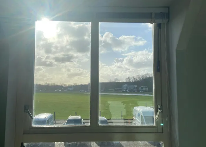 Twins בית הארחה וייק אן זיי